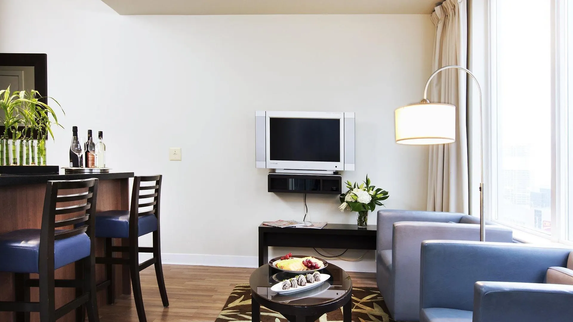 Executive Hotel Cosmopolitan Τορόντο 4*,  Καναδάς