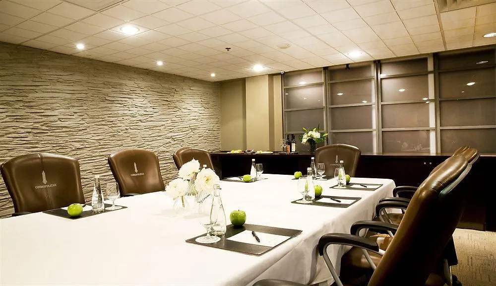 Executive Hotel Cosmopolitan Τορόντο 4*,